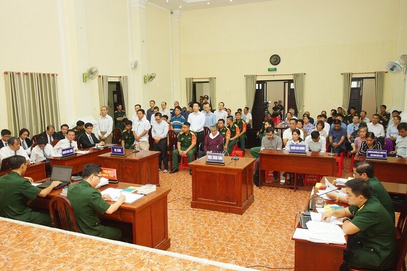 Một phiên xét xử điển hình